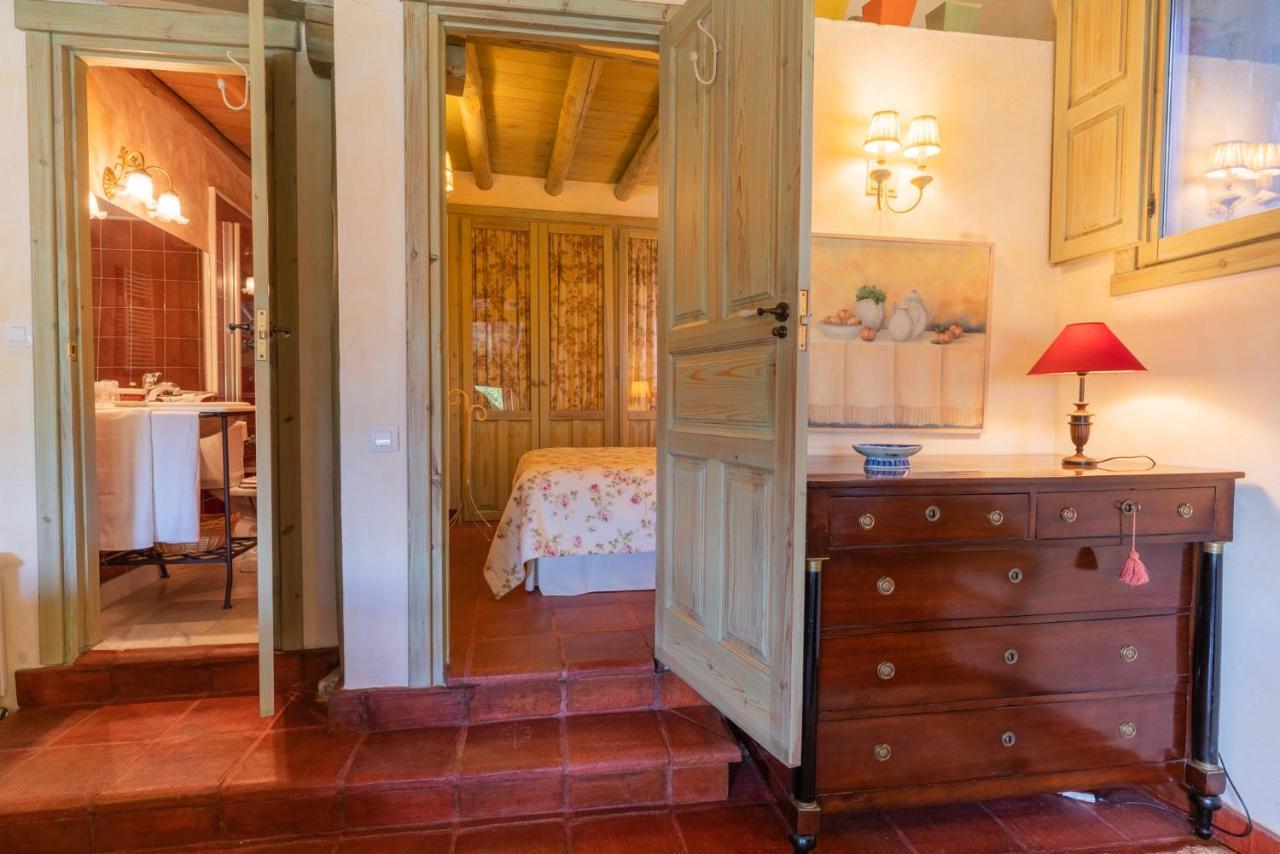 Posada Real La Casa De Arriba Navarredonda de Gredos Ruang foto