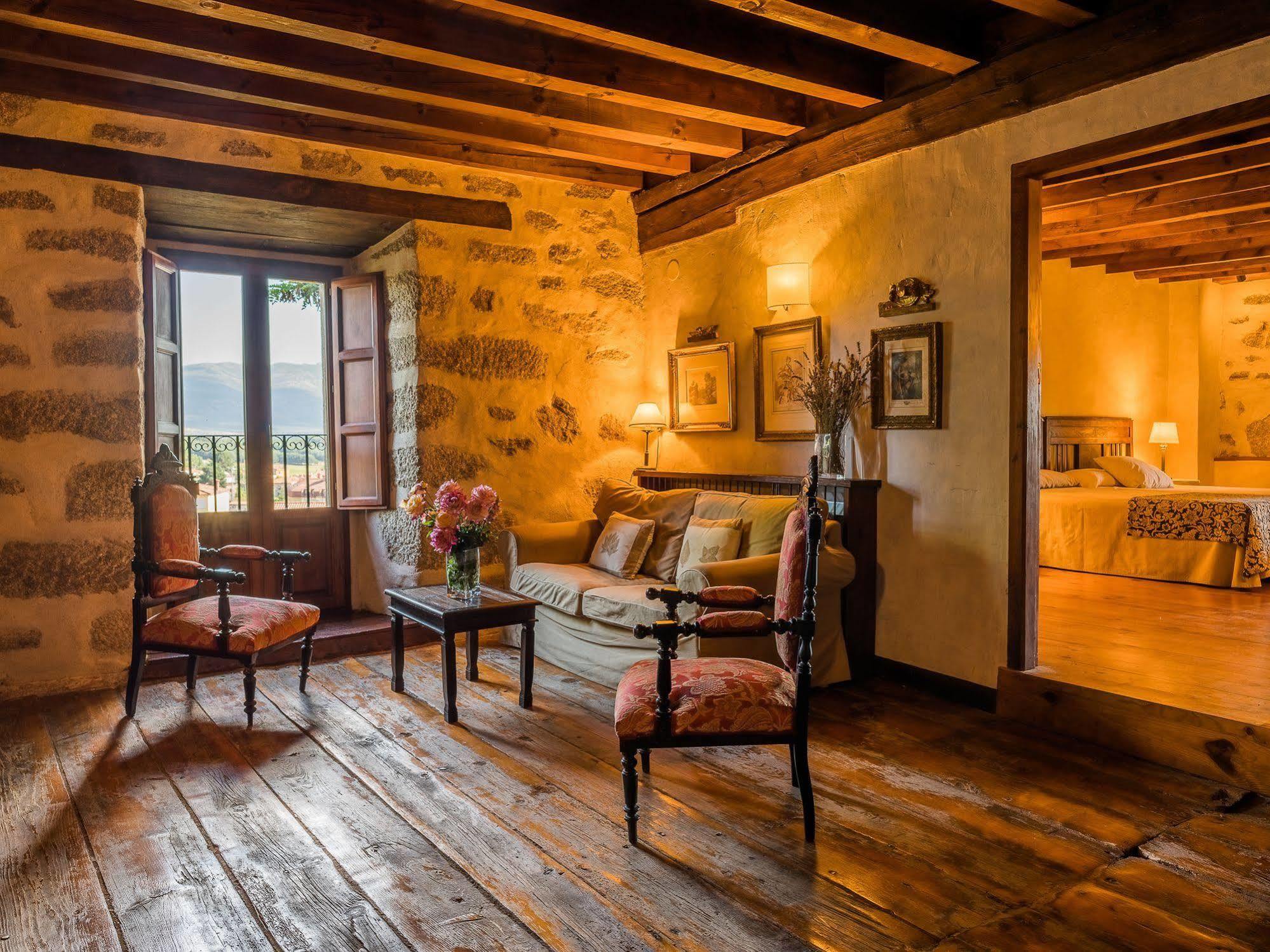 Posada Real La Casa De Arriba Navarredonda de Gredos Bagian luar foto